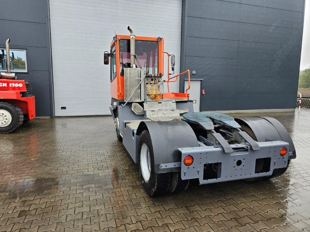 Terberg YT182 - Терминальный тягач: фото 5 Terberg YT182 - Терминальный тягач: фото 5