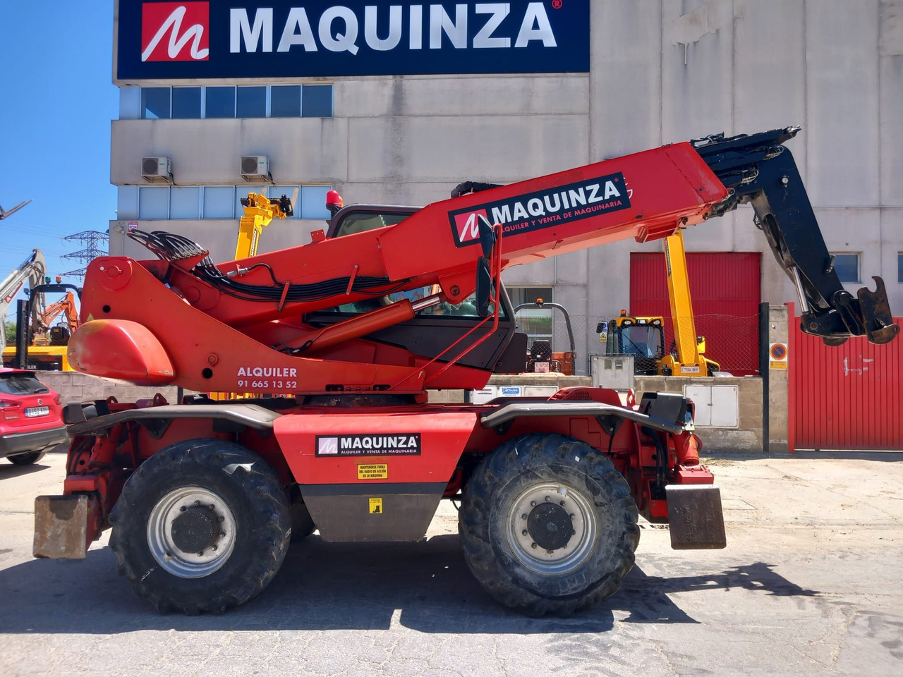 Телескопический погрузчик MANITOU MRT1742: фото 6 Телескопический погрузчик MANITOU MRT1742: фото 6