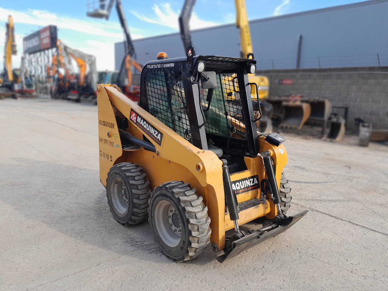 MUSTANG 1650R - Мини-погрузчик с бортовым поворотом: фото 4 MUSTANG 1650R - Мини-погрузчик с бортовым поворотом: фото 4