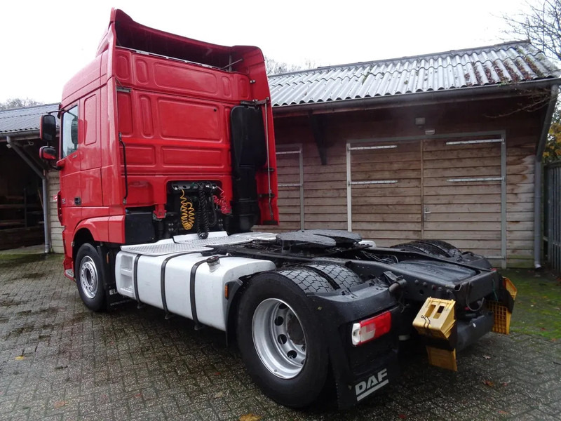DAF XF 106 106-460 / Euro 6 ADR /Intarder / 2 tanks / Standairco - Тягач: фото 4 DAF XF 106 106-460 / Euro 6 ADR /Intarder / 2 tanks / Standairco - Тягач: фото 4