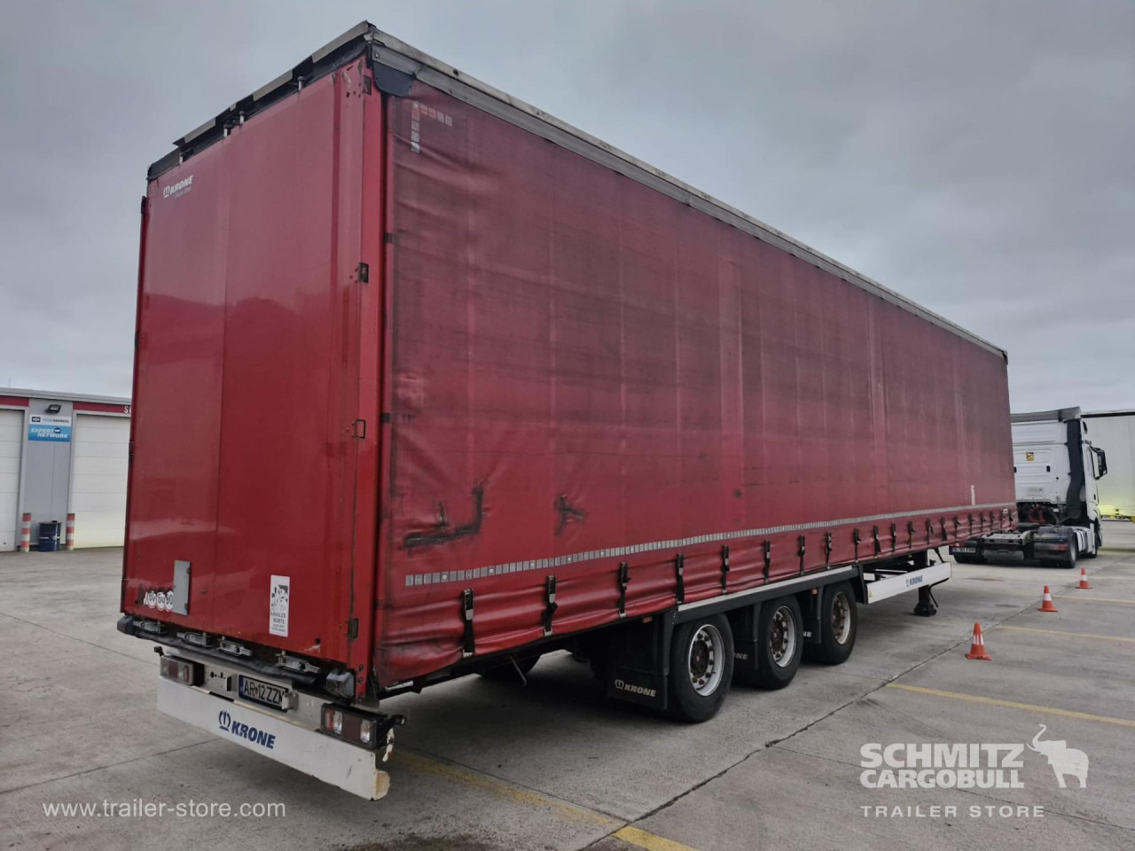 KRONE Curtainsider Mega - Тентованный полуприцеп: фото 4 KRONE Curtainsider Mega - Тентованный полуприцеп: фото 4