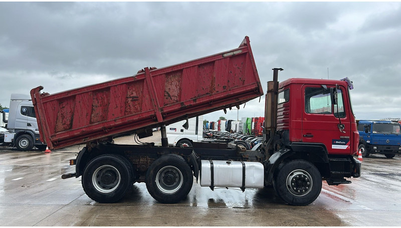 MAN 26.403 (STEEL SUSPENSION / VERY CLEAN / 6 CYLINDER / BIG AXLE / EURO 2) - Самосвал: фото 5 MAN 26.403 (STEEL SUSPENSION / VERY CLEAN / 6 CYLINDER / BIG AXLE / EURO 2) - Самосвал: фото 5