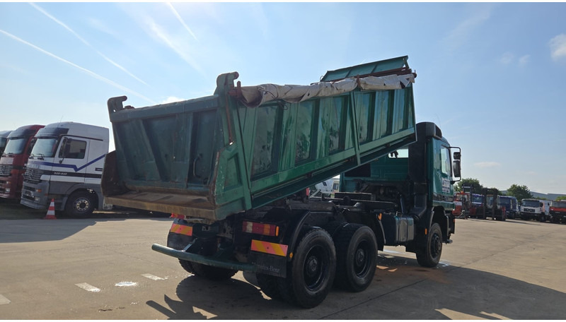 Mercedes-Benz Actros 3331 (BOITE MANUELLE / 6X6 / LAMES / GRAND PONT / V6) - Самосвал: фото 5 Mercedes-Benz Actros 3331 (BOITE MANUELLE / 6X6 / LAMES / GRAND PONT / V6) - Самосвал: фото 5