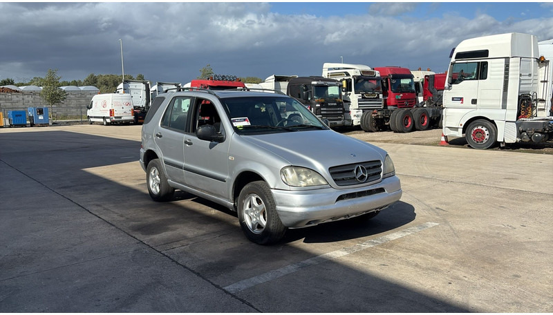 Mercedes-Benz M-Klasse ML 270 CDI - Внедорожник: фото 3 Mercedes-Benz M-Klasse ML 270 CDI - Внедорожник: фото 3