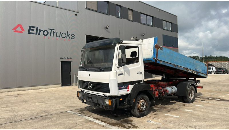 Mercedes-Benz SK 809 (POMPE MANUELLE / MANUAL PUMP / HELPER / AUXILAIRY / SPER / STEEL SUSP.) - Самосвал: фото 1 Mercedes-Benz SK 809 (POMPE MANUELLE / MANUAL PUMP / HELPER / AUXILAIRY / SPER / STEEL SUSP.) - Самосвал: фото 1