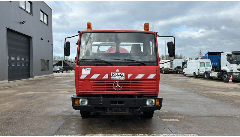 Mercedes-Benz SK 814 (VIDANGEUR / VACUUM / AUXILAIRY / SPER / STEEL SUSP. / LAMES) - Ассенизатор: фото 2 Mercedes-Benz SK 814 (VIDANGEUR / VACUUM / AUXILAIRY / SPER / STEEL SUSP. / LAMES) - Ассенизатор: фото 2
