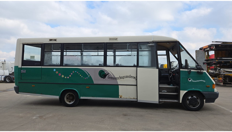 Mercedes-Benz Vario 614 (BELGIAN BUS / 34 SEATS / MANUAL PUMP / LAMES / STEEL SUSP.) - Городской автобус: фото 4 Mercedes-Benz Vario 614 (BELGIAN BUS / 34 SEATS / MANUAL PUMP / LAMES / STEEL SUSP.) - Городской автобус: фото 4