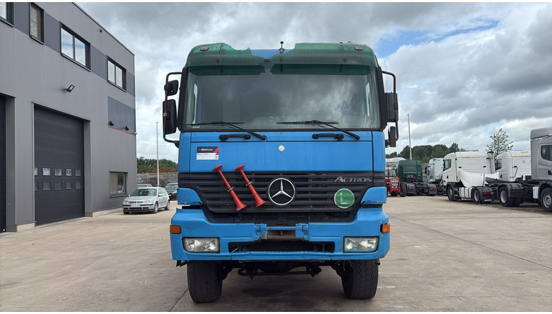 Mercedes-Benz actros 3340 (6X6 / BOITE MANUELLE /MANUAL GEARBOX / 3 PONTS / V6 / MP1) - Самосвал: фото 2 Mercedes-Benz actros 3340 (6X6 / BOITE MANUELLE /MANUAL GEARBOX / 3 PONTS / V6 / MP1) - Самосвал: фото 2