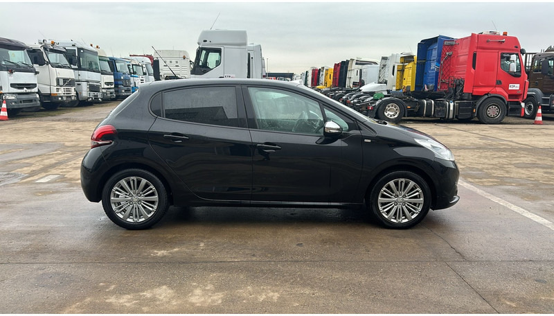 Peugeot 208 (BELGIAN CAR / AIRCO / 5 DOORS / PETROL) - Хэтчбек: фото 4 Peugeot 208 (BELGIAN CAR / AIRCO / 5 DOORS / PETROL) - Хэтчбек: фото 4