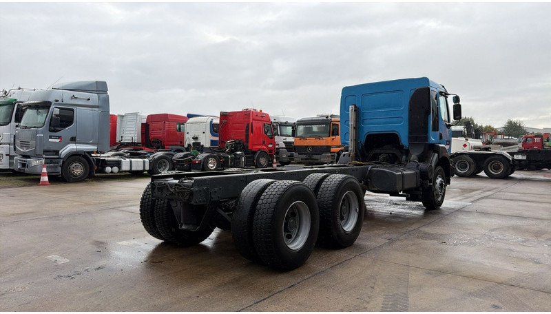 Renault KERAX 420 (LAMES / GRAND PONT / STEEL SUSP. / BIG AXLE / MANUAL GEARBOX / BOITE MANUELLE) - Грузовик-шасси: фото 4 Renault KERAX 420 (LAMES / GRAND PONT / STEEL SUSP. / BIG AXLE / MANUAL GEARBOX / BOITE MANUELLE) - Грузовик-шасси: фото 4
