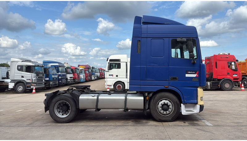 DAF 95 XF 430 (EURO 3 / BOITE MANUELLE / MANUAL GEARBOX) - Тягач: фото 4 DAF 95 XF 430 (EURO 3 / BOITE MANUELLE / MANUAL GEARBOX) - Тягач: фото 4