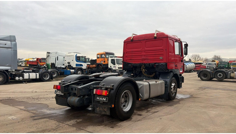 MAN 19.403 (6 CYLINDER / EURO 2 / MANUAL GEARBOX) - Тягач: фото 4 MAN 19.403 (6 CYLINDER / EURO 2 / MANUAL GEARBOX) - Тягач: фото 4