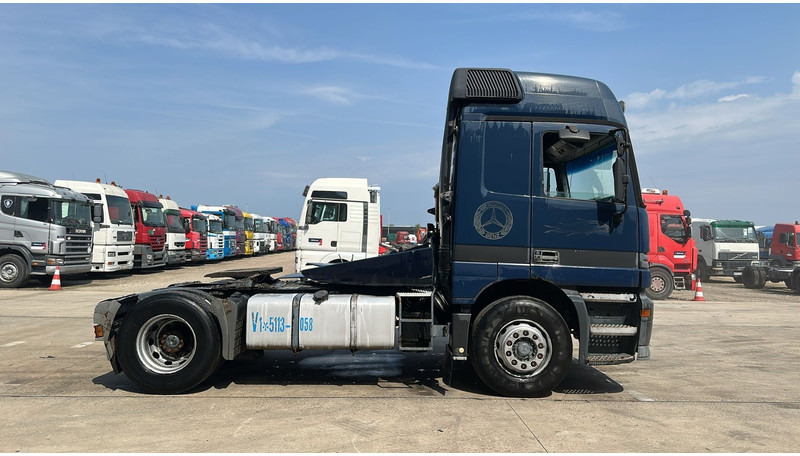 Mercedes-Benz Actros 1835 (EPS / V6 / 3 PEDALES / MP1 / PTO) - Тягач: фото 4 Mercedes-Benz Actros 1835 (EPS / V6 / 3 PEDALES / MP1 / PTO) - Тягач: фото 4