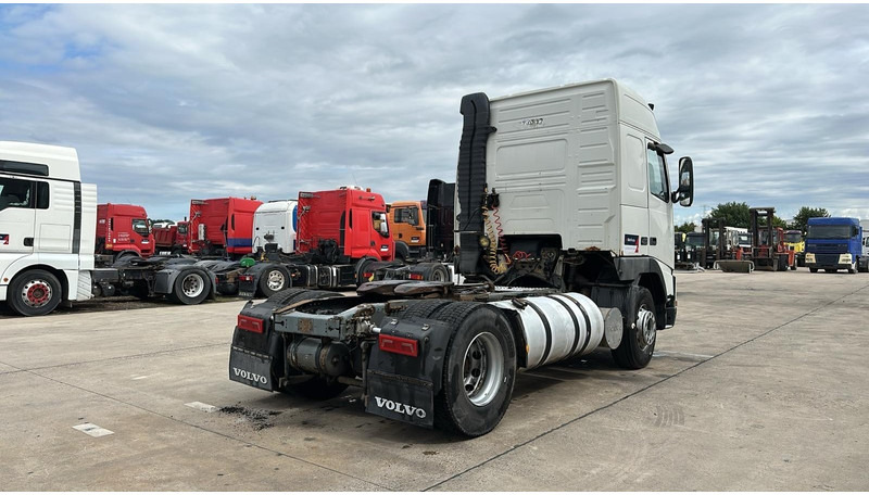 Volvo FH 12.420 (POMPE HYDRAULIQUE / PTO / BOITE MANUELLE / MANUAL GEARBOX) - Тягач: фото 4 Volvo FH 12.420 (POMPE HYDRAULIQUE / PTO / BOITE MANUELLE / MANUAL GEARBOX) - Тягач: фото 4