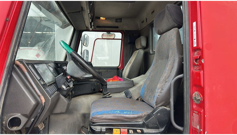 Грузовик-шасси Volvo FL 7 - 260 (6X4 / LAMES / POMPE MANUELLE / MANUAL PUMP / STEEL SUSP.): фото 12