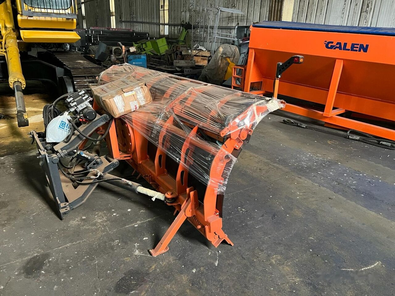 Galen Truck Salt Spreader from stock - Разбрасыватель песка/ Соли для Коммунальной и специальной техники: фото 3 Galen Truck Salt Spreader from stock - Разбрасыватель песка/ Соли для Коммунальной и специальной техники: фото 3