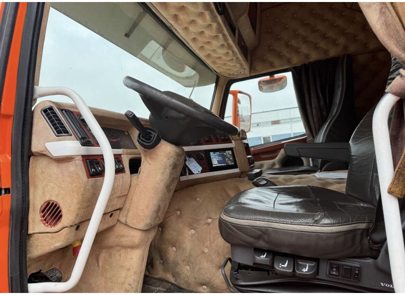 Самосвал, Автоманипулятор Volvo FM460: фото 11