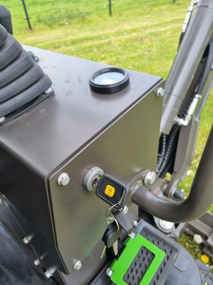 Новый Мини-экскаватор WCM CTX8010: фото 6 Новый Мини-экскаватор WCM CTX8010: фото 6