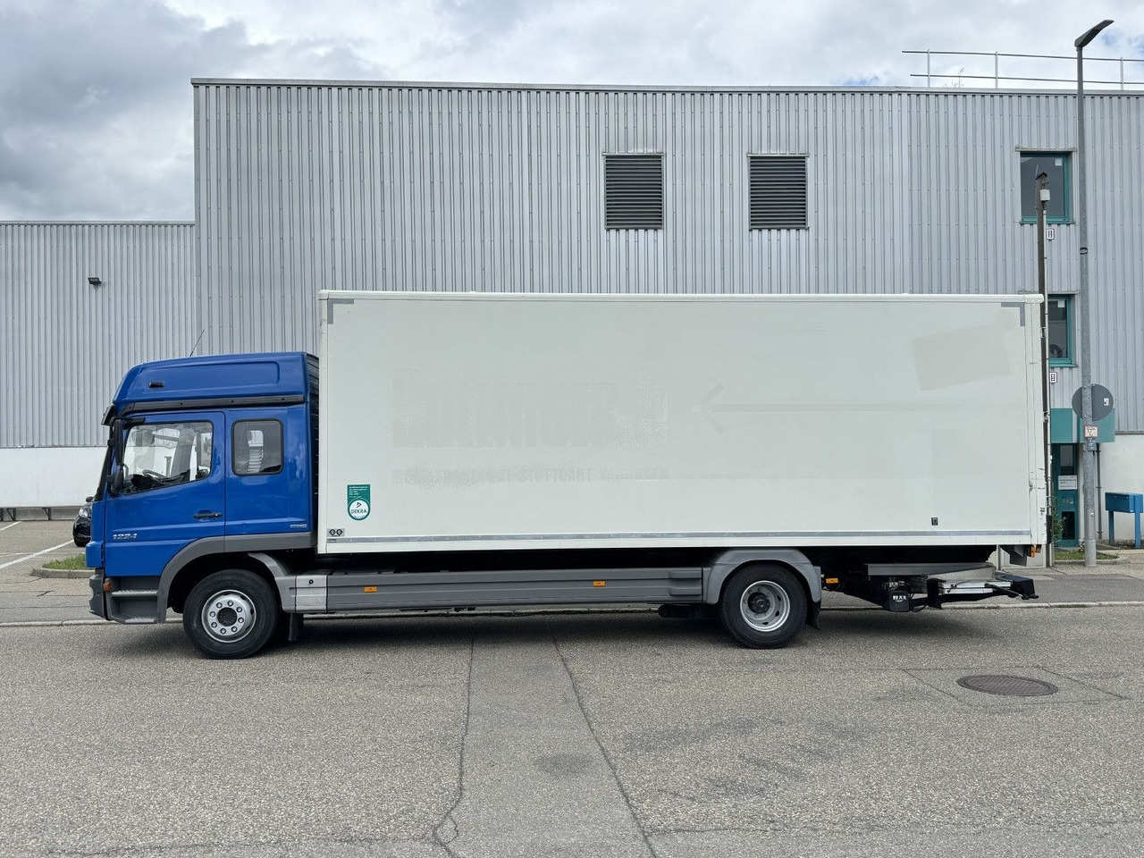 Mercedes-Benz Atego 1224 L Möbelkoffer GH 6-Sitze u-LBW Umzug - Грузовик с закрытым кузовом: фото 5 Mercedes-Benz Atego 1224 L Möbelkoffer GH 6-Sitze u-LBW Umzug - Грузовик с закрытым кузовом: фото 5