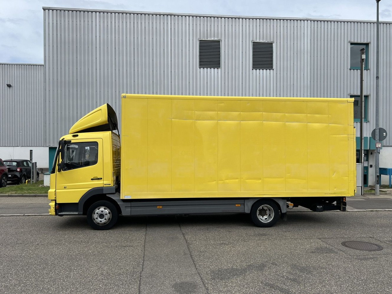 Mercedes-Benz Atego 816L Möbelkoffer 6,15m LBW 3-Sitze Euro-5 - Фургон с закрытым кузовом: фото 4 Mercedes-Benz Atego 816L Möbelkoffer 6,15m LBW 3-Sitze Euro-5 - Фургон с закрытым кузовом: фото 4