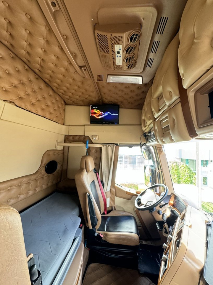 Renault T520 HIGHCAB TTC-Umbau 2-Tanks Retarder Standkli - Тягач: фото 1 Renault T520 HIGHCAB TTC-Umbau 2-Tanks Retarder Standkli - Тягач: фото 1