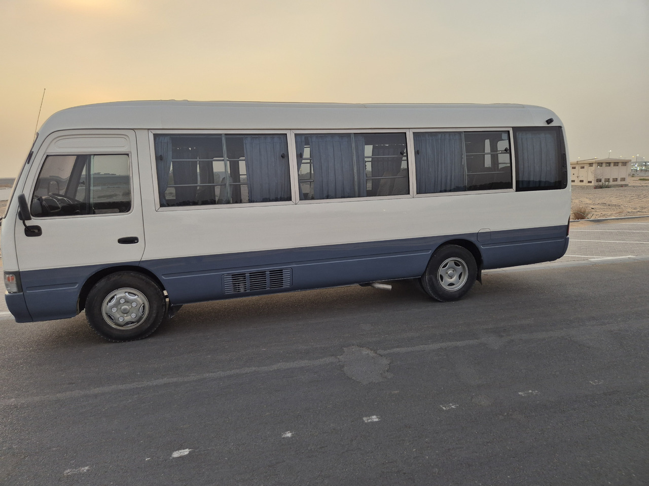 Toyota Coaster ... 30 places - climatisé - Микроавтобус, Пассажирский фургон: фото 3 Toyota Coaster ... 30 places - climatisé - Микроавтобус, Пассажирский фургон: фото 3