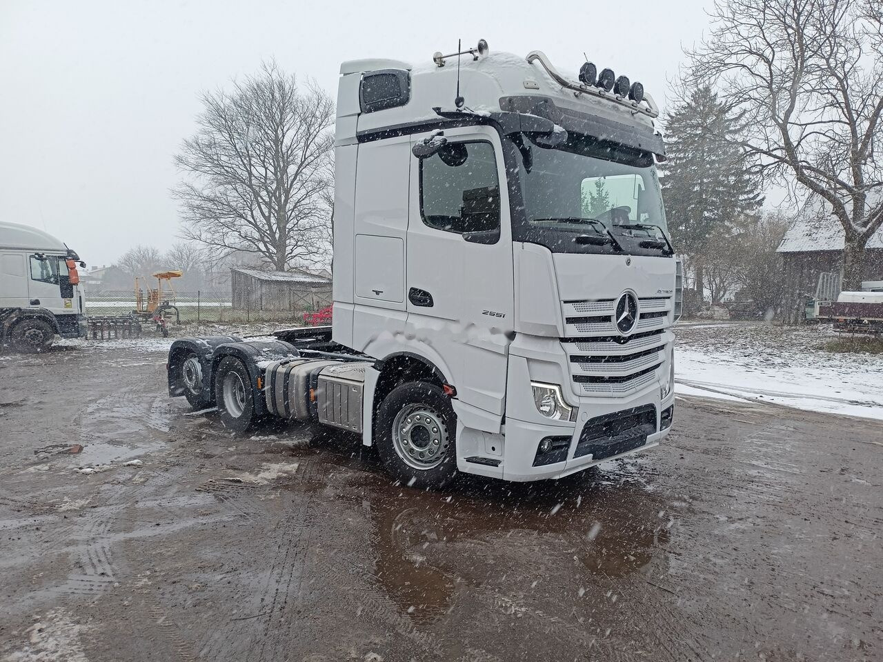 Mercedes-Benz Actros 2551 - Тягач: фото 3 Mercedes-Benz Actros 2551 - Тягач: фото 3
