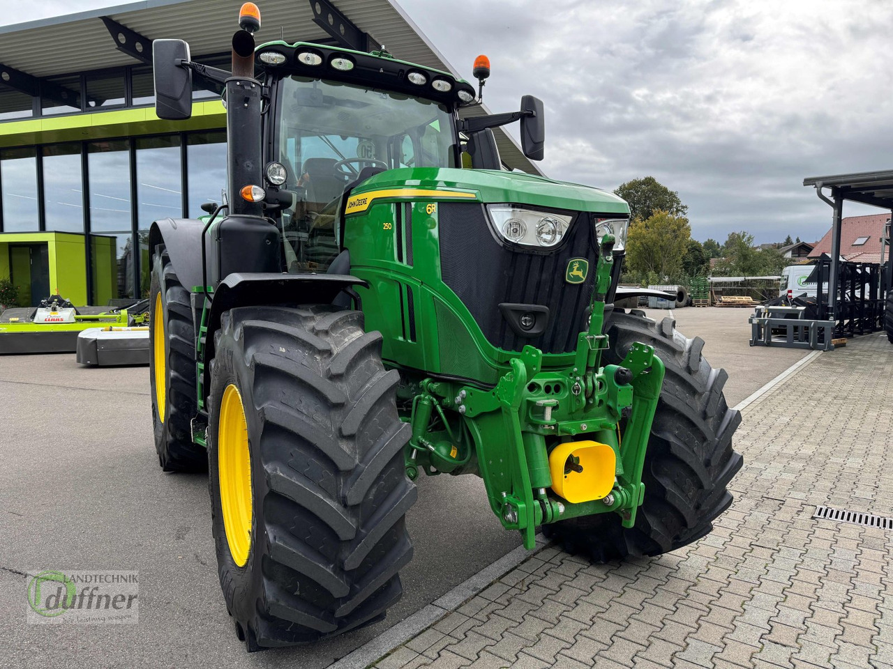 John Deere 6R 250 - Трактор: фото 2 John Deere 6R 250 - Трактор: фото 2