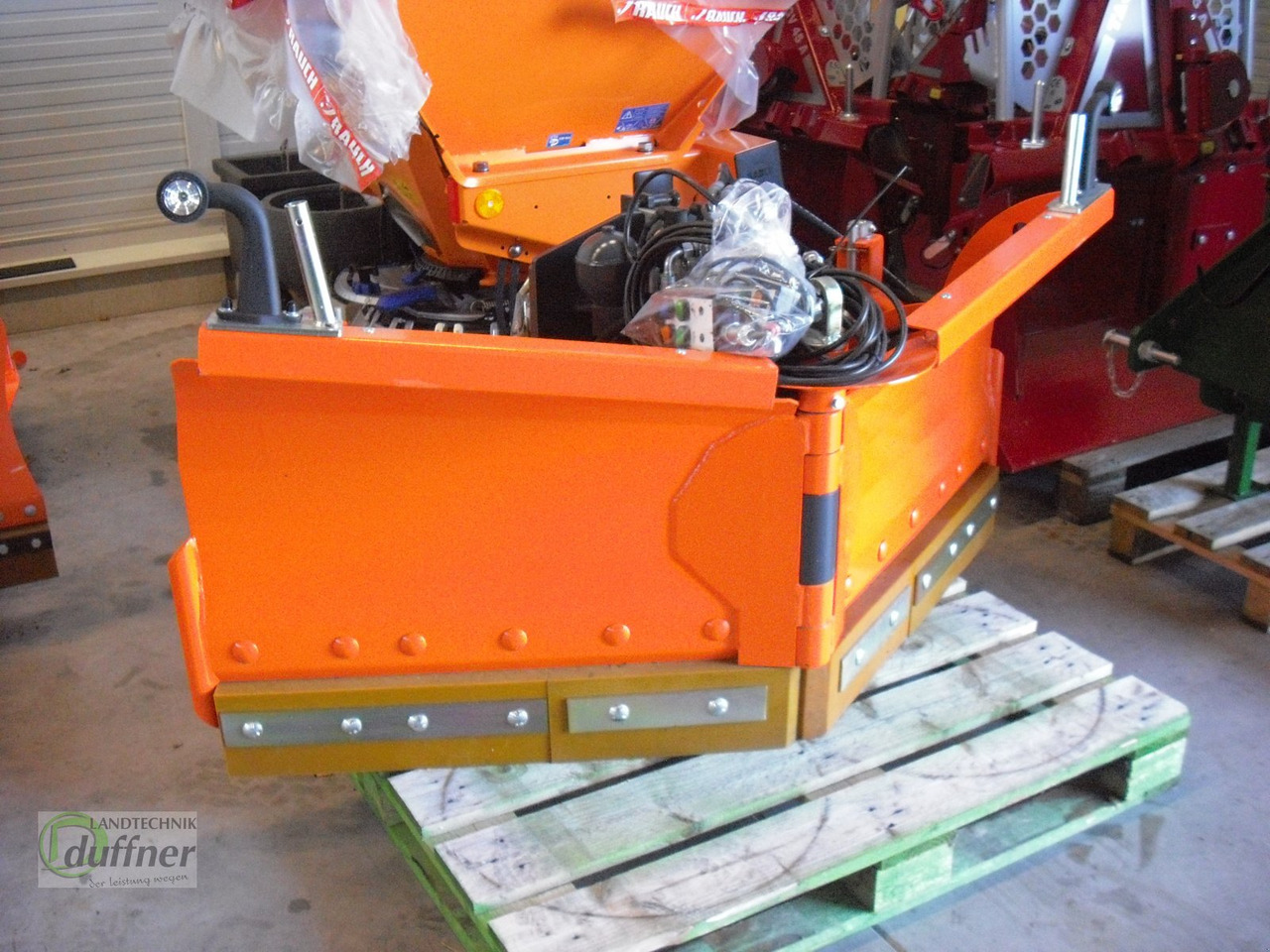 Tuchel Vario 180 - Отвал для снега для Коммунальной и специальной техники: фото 2 Tuchel Vario 180 - Отвал для снега для Коммунальной и специальной техники: фото 2