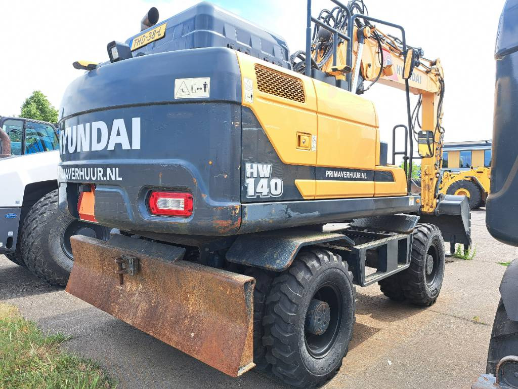 Hyundai HW140 - Колёсный экскаватор: фото 4 Hyundai HW140 - Колёсный экскаватор: фото 4