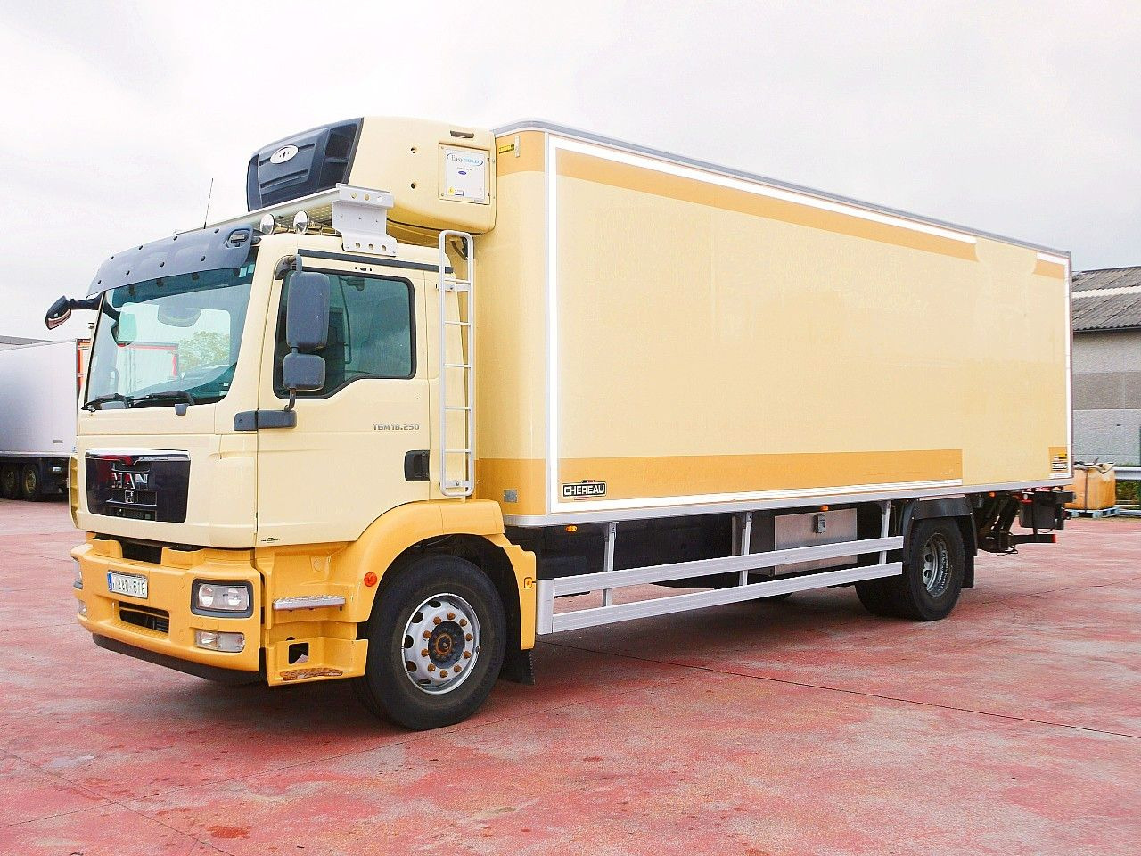 MAN TGM 18 250 CHEREAU CARRIER SUPR 1250 MULTi - Рефрижератор: фото 4 MAN TGM 18 250 CHEREAU CARRIER SUPR 1250 MULTi - Рефрижератор: фото 4