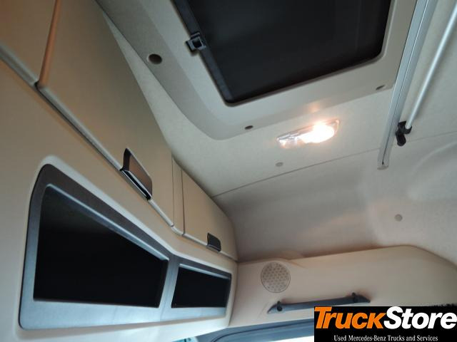Тягач Mercedes-Benz Actros 1843 LS: фото 10