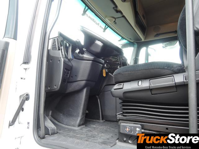 Тягач Mercedes-Benz Actros 1843 LS: фото 6