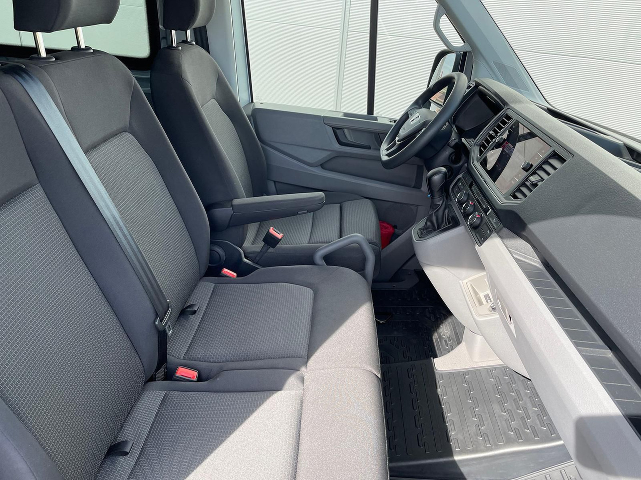 Цельнометаллический фургон, Грузопассажирский фургон MAN TGE 3.180 L4H3 MIXTO 4x4 Autom LED ACC AHK: фото 14