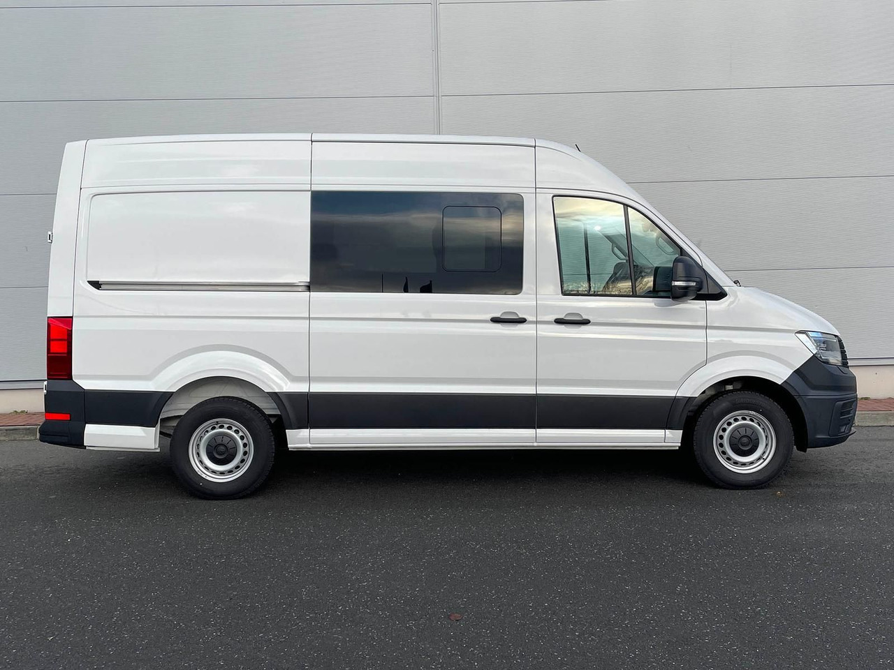 Volkswagen Crafter Kasten 35 L3H3 Autom. NAVI SITZHZ ACC - Пассажирский фургон: фото 5 Volkswagen Crafter Kasten 35 L3H3 Autom. NAVI SITZHZ ACC - Пассажирский фургон: фото 5
