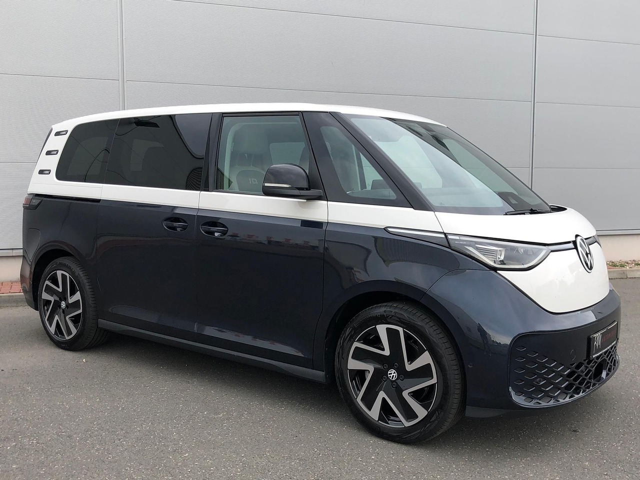 Volkswagen ID. Buzz 150 kW Pro AHK ACC MATRIX LED KEYLESS - Пассажирский фургон, Электрический фургон: фото 2 Volkswagen ID. Buzz 150 kW Pro AHK ACC MATRIX LED KEYLESS - Пассажирский фургон, Электрический фургон: фото 2