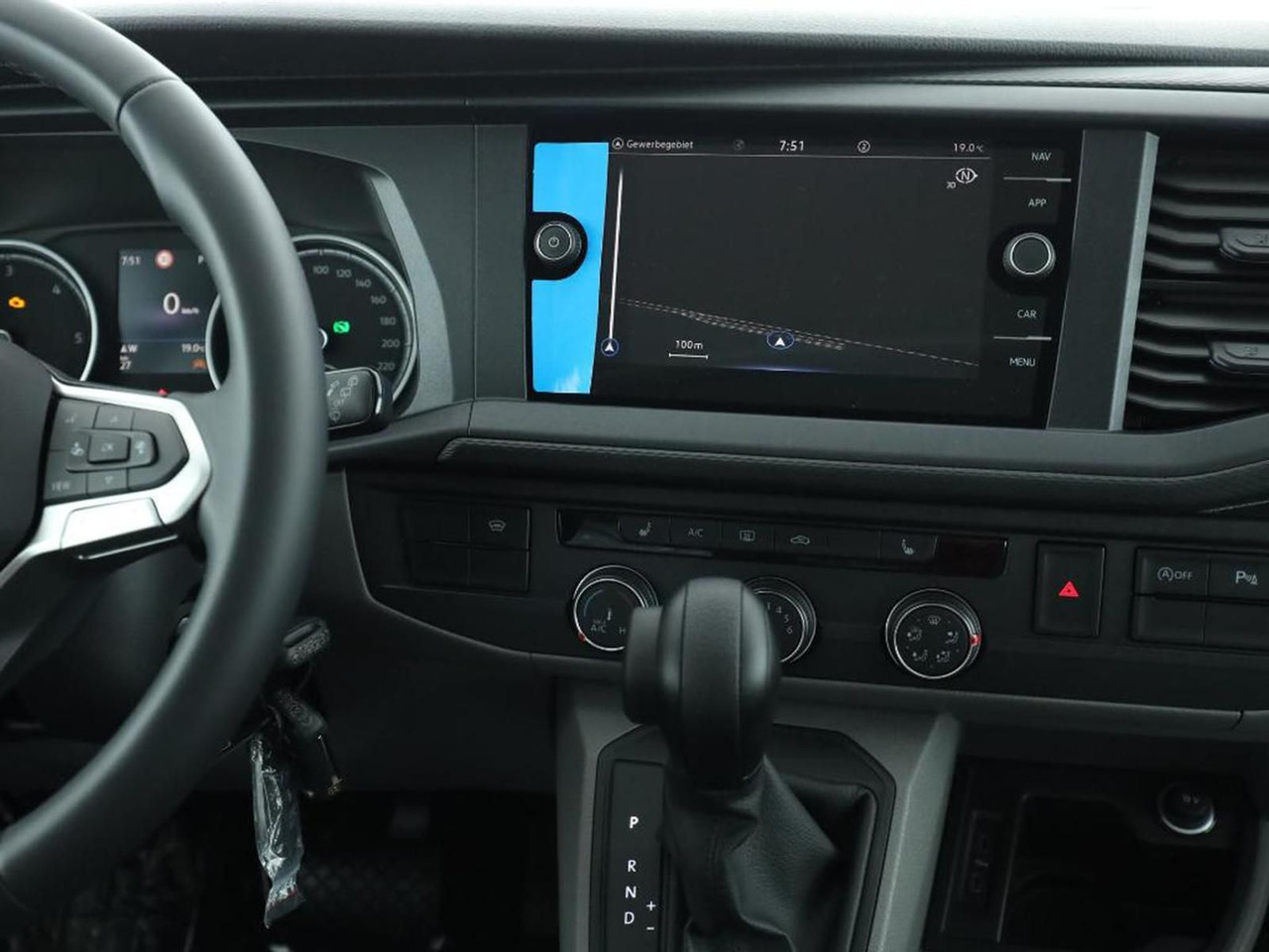 Volkswagen T6.1 Transporter Kombi KR Autom. LED TEMP SITZHZ - Микроавтобус, Пассажирский фургон: фото 5 Volkswagen T6.1 Transporter Kombi KR Autom. LED TEMP SITZHZ - Микроавтобус, Пассажирский фургон: фото 5