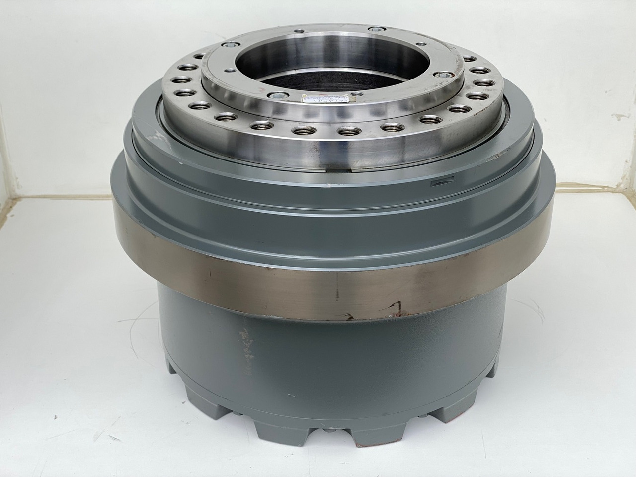 Liebherr Fahrantrieb FAT450P135, ID-Nr.90211932 - ID-Nr.90211933. ER944, R940, R944, R945, R946, R950, R960 T. #159-03# - Бортовой редуктор для Гусеничных экскаваторов: фото 1 Liebherr Fahrantrieb FAT450P135, ID-Nr.90211932 - ID-Nr.90211933. ER944, R940, R944, R945, R946, R950, R960 T. #159-03# - Бортовой редуктор для Гусеничных экскаваторов: фото 1