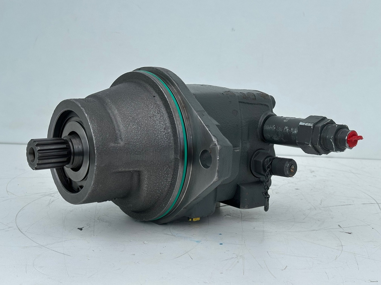 Liebherr Original Hydraulikeinbaumotor FMF045.  ID-Nr.12464105.   SAT250/287.  LH18M, LH22C, LH22M, LH24M, LH26EC, LH26EM, LH26M.    #12464105.0854# - Поворотный редуктор для Строительной техники: фото 4 Liebherr Original Hydraulikeinbaumotor FMF045.  ID-Nr.12464105.   SAT250/287.  LH18M, LH22C, LH22M, LH24M, LH26EC, LH26EM, LH26M.    #12464105.0854# - Поворотный редуктор для Строительной техники: фото 4