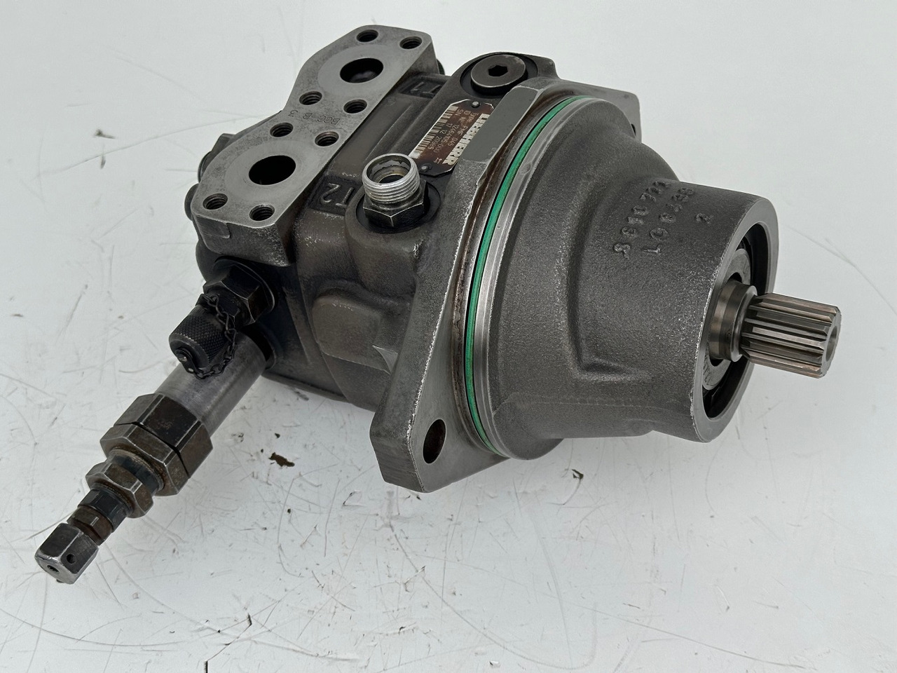 Liebherr Original Hydraulikeinbaumotor FMF045. ID-Nr.12464105. SAT250/287. LH18M, LH22C, LH22M, LH24M, LH26EC, LH26EM, LH26M. #12464105.20985# - Поворотный редуктор для Строительной техники: фото 4 Liebherr Original Hydraulikeinbaumotor FMF045. ID-Nr.12464105. SAT250/287. LH18M, LH22C, LH22M, LH24M, LH26EC, LH26EM, LH26M. #12464105.20985# - Поворотный редуктор для Строительной техники: фото 4