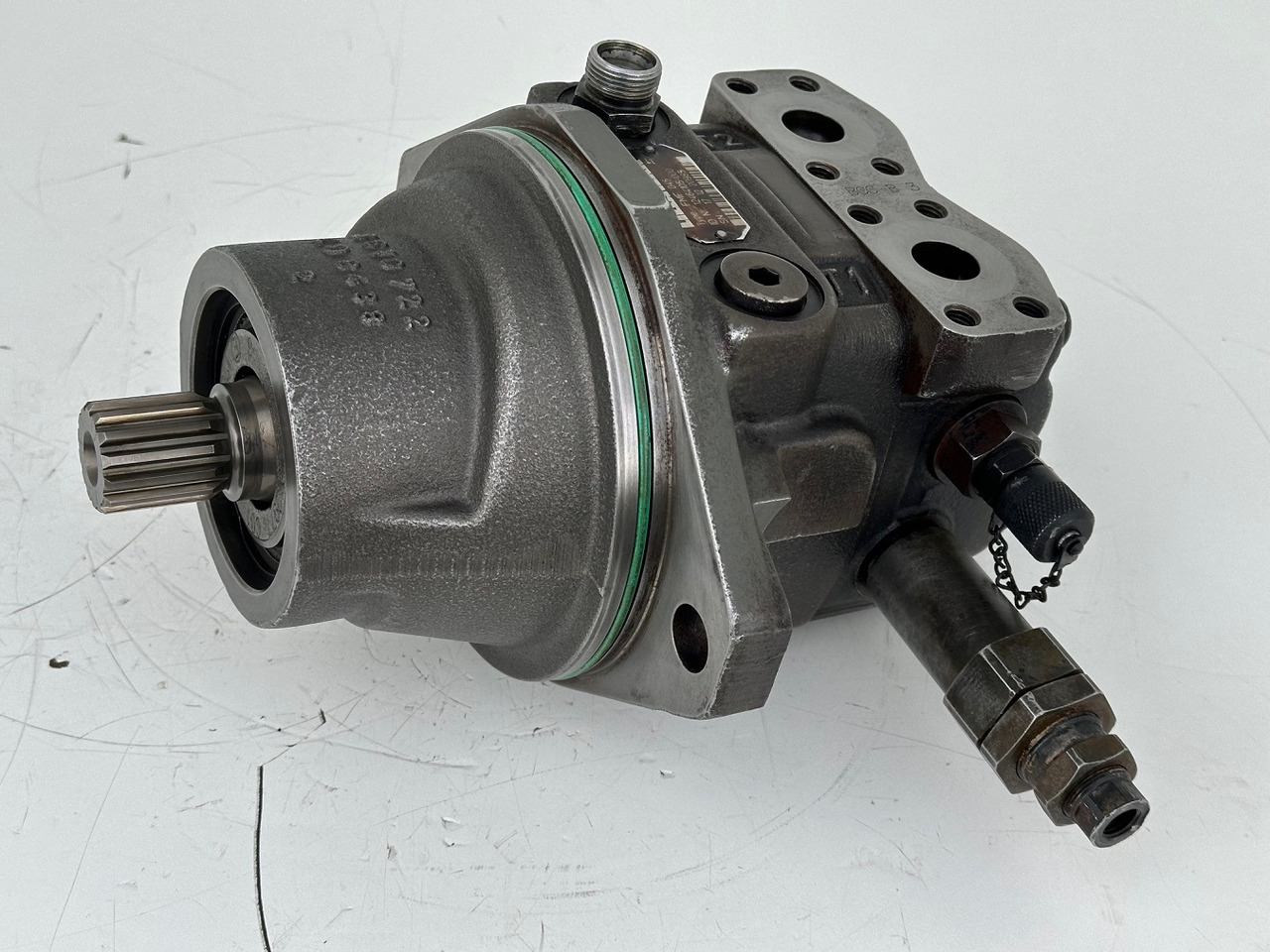 Liebherr Original Hydraulikeinbaumotor FMF045. ID-Nr.12464105. SAT250/287. LH18M, LH22C, LH22M, LH24M, LH26EC, LH26EM, LH26M. #12464105.20985# - Поворотный редуктор для Строительной техники: фото 1 Liebherr Original Hydraulikeinbaumotor FMF045. ID-Nr.12464105. SAT250/287. LH18M, LH22C, LH22M, LH24M, LH26EC, LH26EM, LH26M. #12464105.20985# - Поворотный редуктор для Строительной техники: фото 1