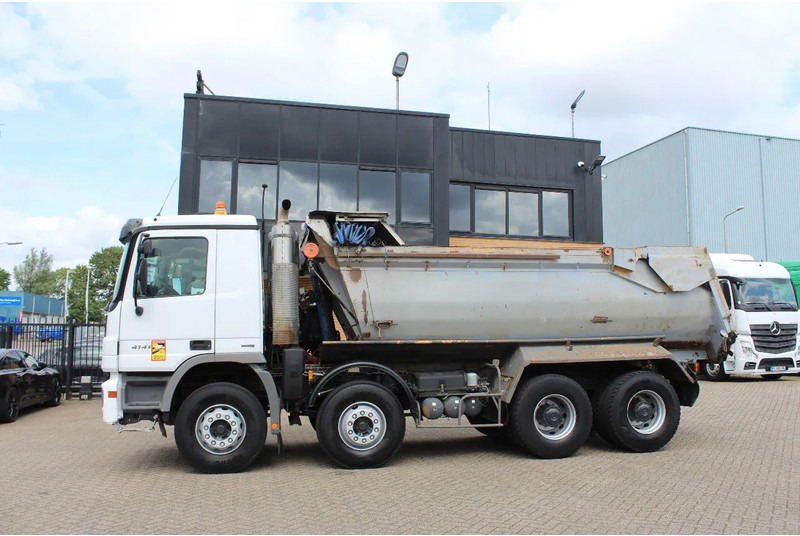 Mercedes-Benz Actros 4141 * 8x4 * 3 pedal * - Самосвал: фото 2 Mercedes-Benz Actros 4141 * 8x4 * 3 pedal * - Самосвал: фото 2