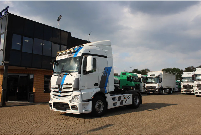 Mercedes-Benz Actros 1853 * RETARDER * 4X2 * - Тягач: фото 2 Mercedes-Benz Actros 1853 * RETARDER * 4X2 * - Тягач: фото 2