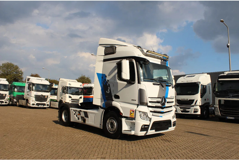Mercedes-Benz Actros 1853 * RETARDER * 4X2 * - Тягач: фото 1 Mercedes-Benz Actros 1853 * RETARDER * 4X2 * - Тягач: фото 1