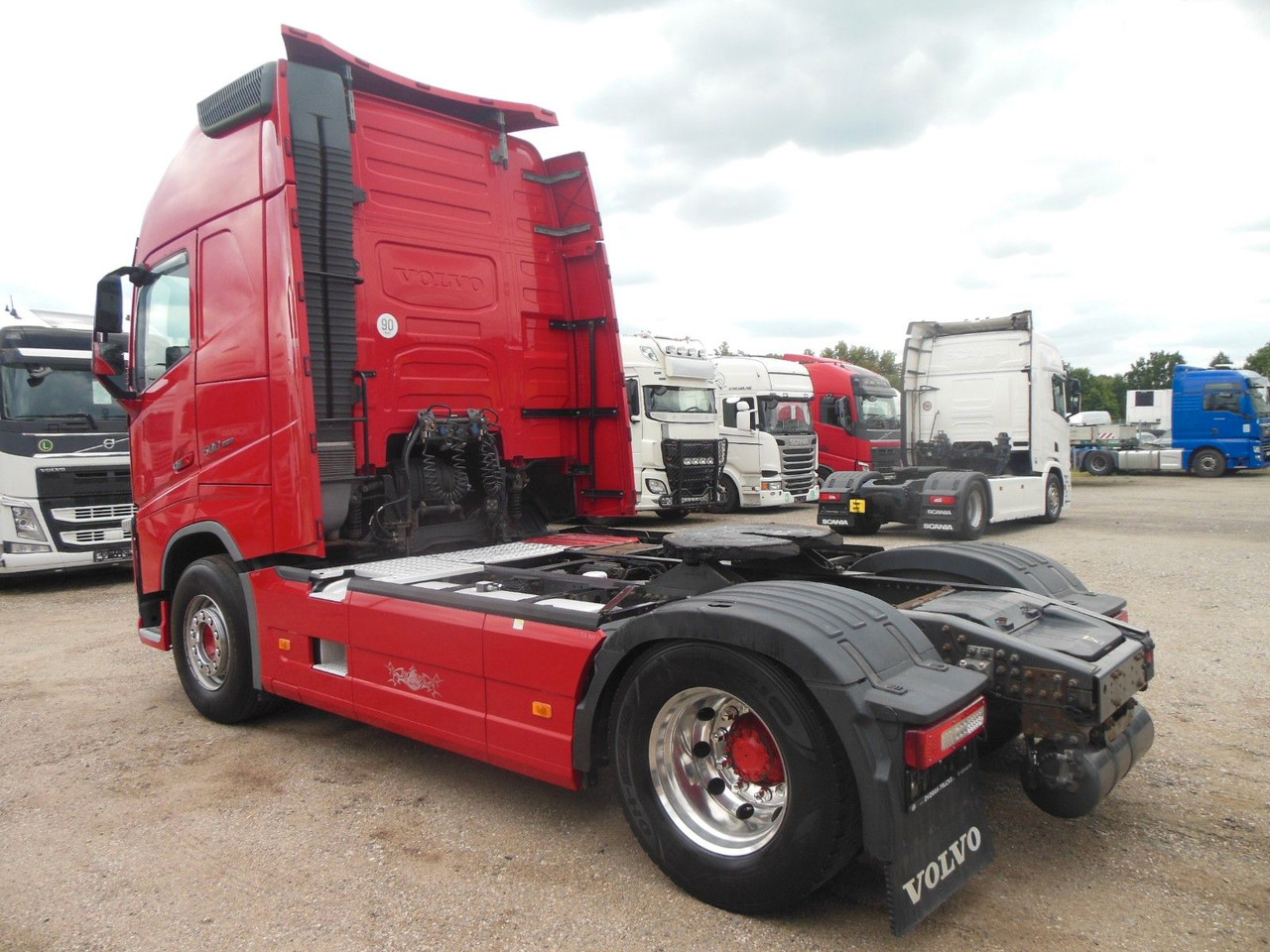 Volvo FH 13/500, GLOBE XL, STANDART, I PARK COOL - Тягач: фото 4 Volvo FH 13/500, GLOBE XL, STANDART, I PARK COOL - Тягач: фото 4