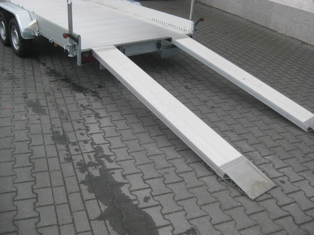 Anssems Transporter AMT 2500 407x180x18cm Aluboden Alurampen Seilwinde 2500kg online - Прицеп-автовоз: фото 5 Anssems Transporter AMT 2500 407x180x18cm Aluboden Alurampen Seilwinde 2500kg online - Прицеп-автовоз: фото 5