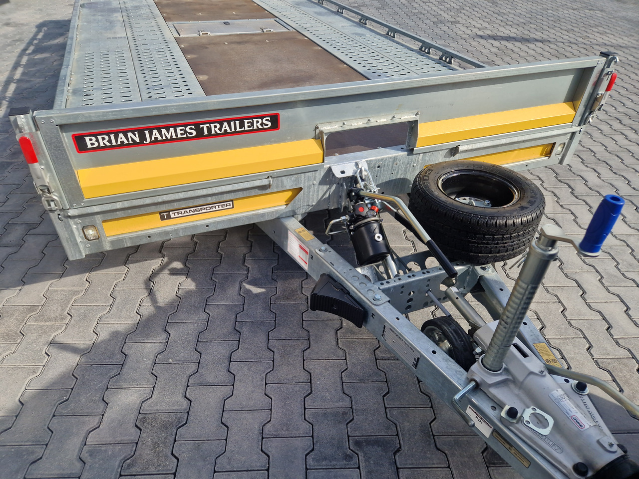 BJT T Transporter 231 550x224cm yellow ankippbar Heckrampe Tridem Alufelgen 10" 3500kg - Прицеп-автовоз: фото 4 BJT T Transporter 231 550x224cm yellow ankippbar Heckrampe Tridem Alufelgen 10" 3500kg - Прицеп-автовоз: фото 4
