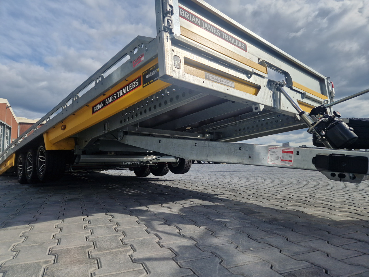 BJT T Transporter 231 550x224cm yellow ankippbar Heckrampe Tridem Alufelgen 10" 3500kg - Прицеп-автовоз: фото 5 BJT T Transporter 231 550x224cm yellow ankippbar Heckrampe Tridem Alufelgen 10" 3500kg - Прицеп-автовоз: фото 5