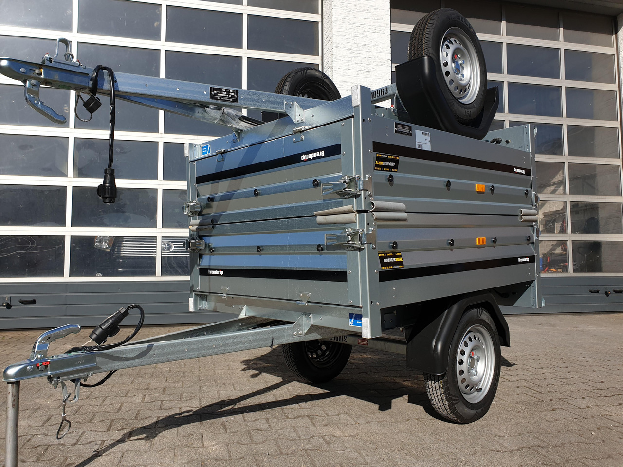Brenderup 3150 SUB 750 144x116x33cm (XXS) 750kg Online Aktion - Прицеп для легкового автомобиля: фото 2 Brenderup 3150 SUB 750 144x116x33cm (XXS) 750kg Online Aktion - Прицеп для легкового автомобиля: фото 2