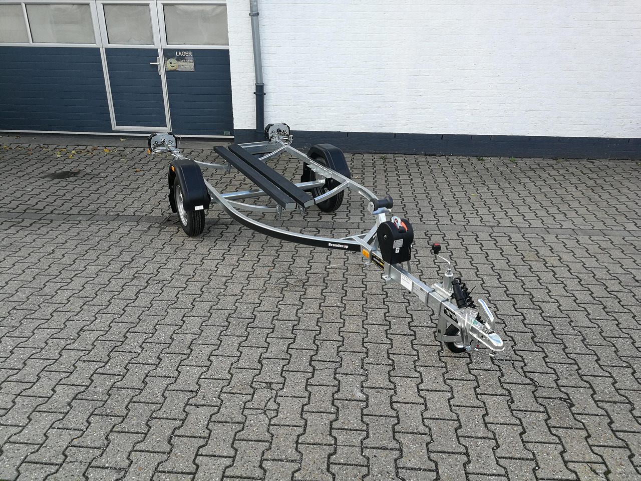Brenderup Boot Jetski Trailer 8815UB PWC10750UBRX Langauflagen Seilwinde ( Gurtband) 750kg 311367 - Лодочный прицеп: фото 3 Brenderup Boot Jetski Trailer 8815UB PWC10750UBRX Langauflagen Seilwinde ( Gurtband) 750kg 311367 - Лодочный прицеп: фото 3